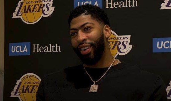 爱游戏娱乐-浓眉哥以身作则带队重拾防守 湖人均衡到令人窒息